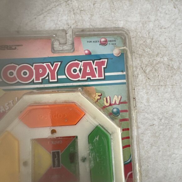 Vintage 1988 Tiger Electronic Copy Cat Simon Handheld Game - New - Picture 3 of 6